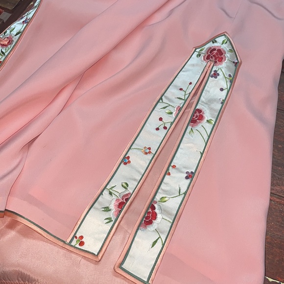 Beautiful, cute and elegant Asian dress. Size S/M - Picture 7 of 7